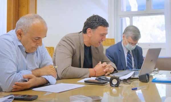 Τέλος τα πανηγύρια: Αυτή είναι η εισήγηση των λοιμωξιολόγων στην κυβέρνηση