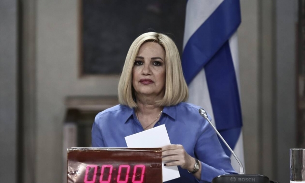 Τη… χάρισε σε Παπανδρέου - Καστανίδη η Γεννηματά - «Τελευταία φορά…»