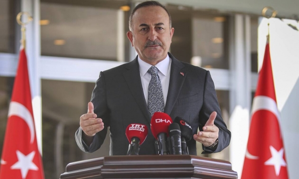 Εκνευρισμός Τσαβούσογλου για το μήνυμα Μακρόν στα ελληνικά - «Η Γαλλία έχασε την ουδετερότητά της»