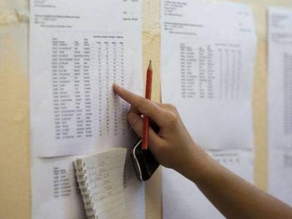 Βάσεις 2020: Ποιες σχολές «γκρεμίστηκαν» - Πού σημειώθηκε άνοδος - Αναλυτικά όλα τα τμήματα