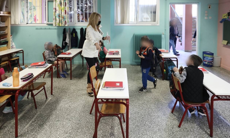 Άνοιγμα σχολείων: Με ποια μέτρα θα λειτουργήσουν - Τι ισχύει για μάσκες, απουσίες και διαλείμματα